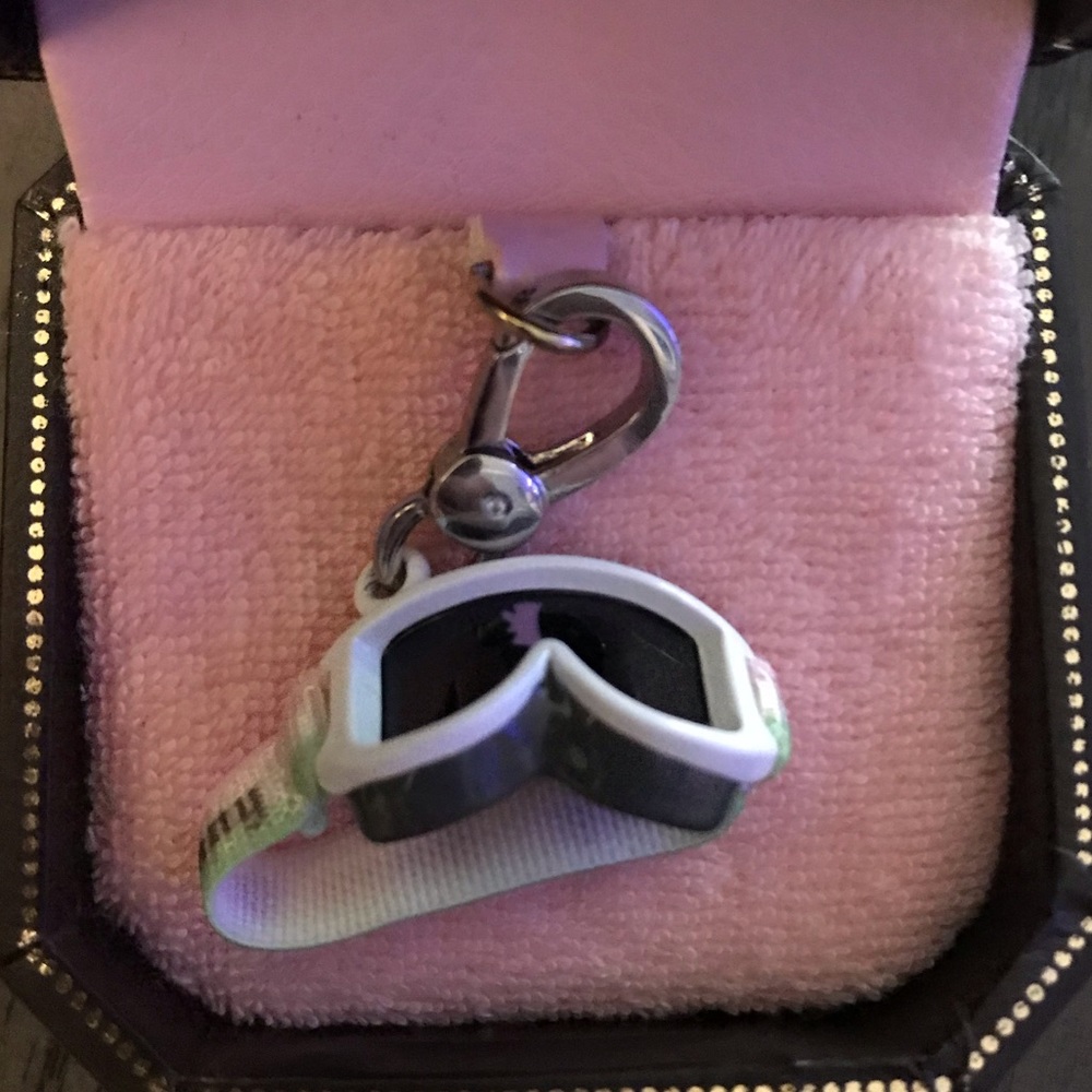 JUICY COUTURE | Juicy Snow Bunny Ski Goggle Charm